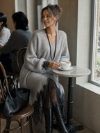 Elvira | Glitrende strikket midikjole med blonder