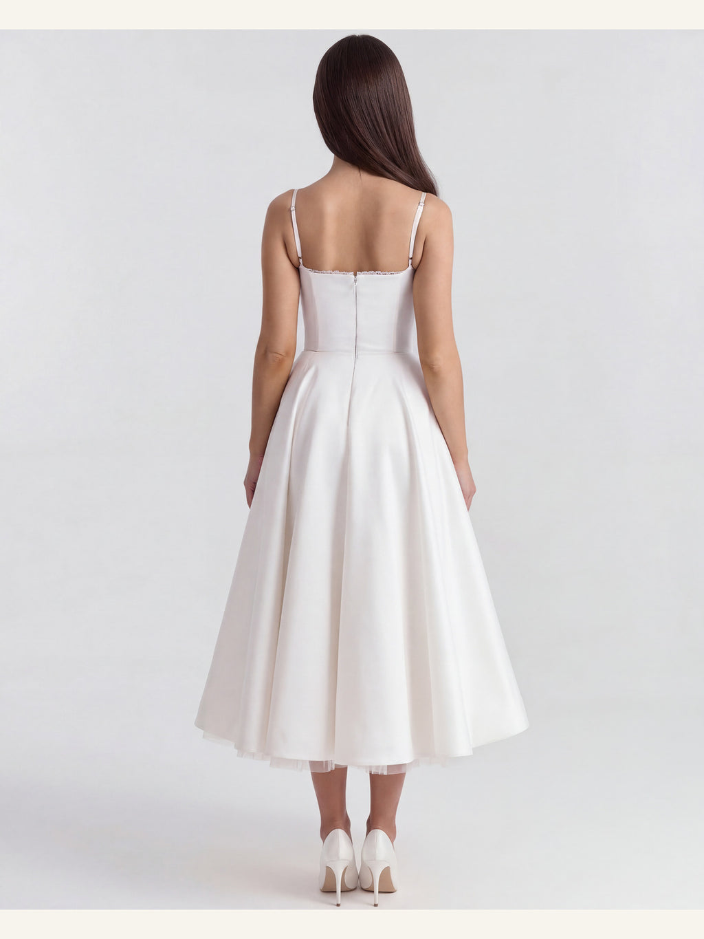Selene | Elegant midikjole i satin