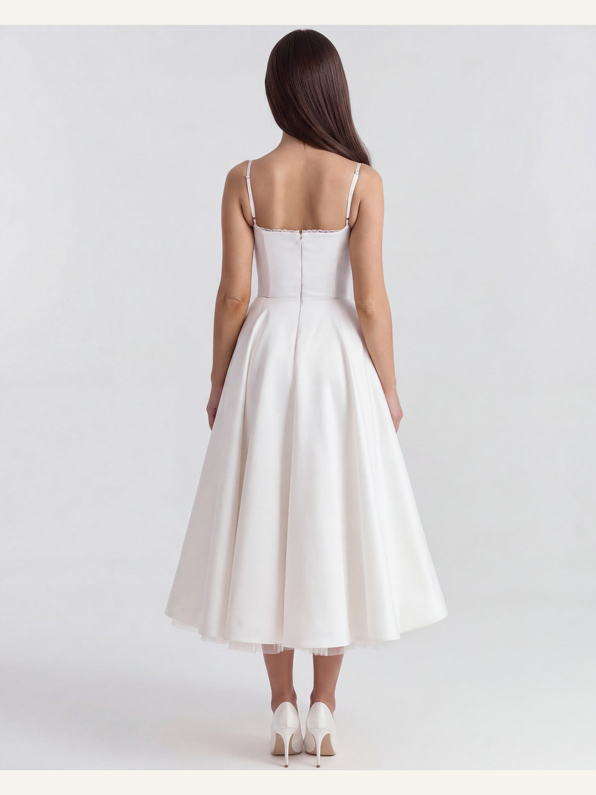 Selene | Elegant midikjole i satin